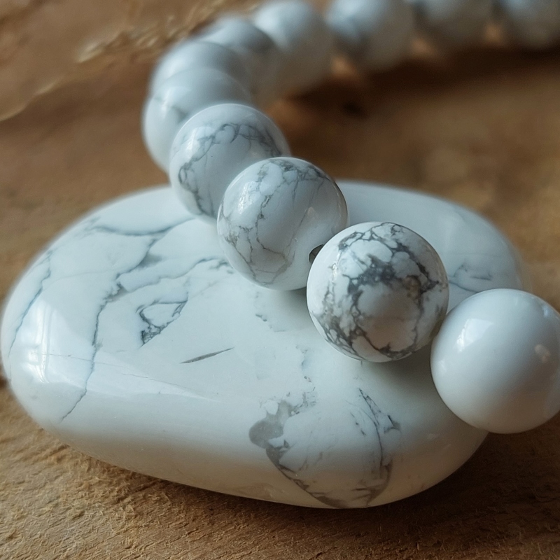 Howlite - pierre de lave3