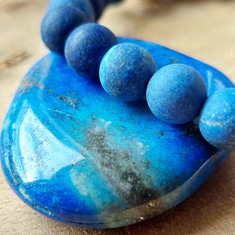 Lapis-lazuli - pierre de lave2