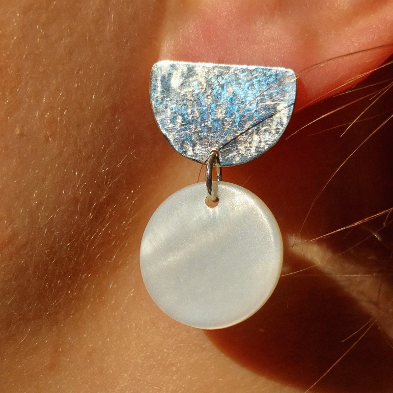 Boucles d'oreilles demi-une et nacre 3