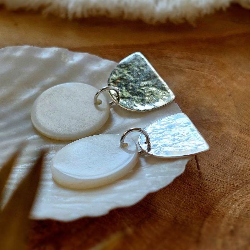Boucles d'oreilles demi-une et nacre 4